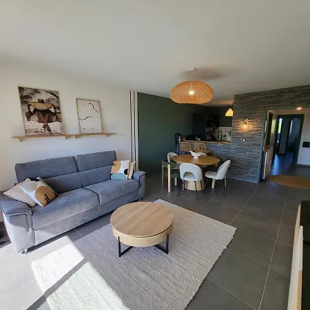 T3 Avec Balcon, Clim, Vue Et Port *
