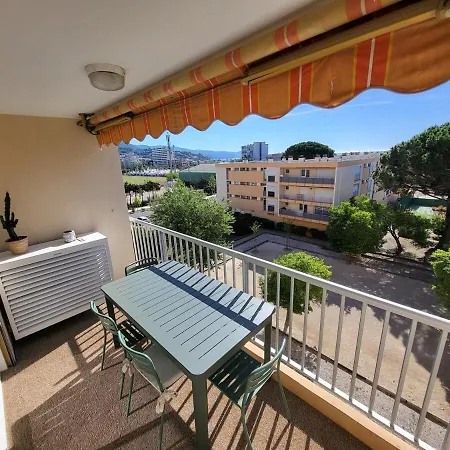 T3 Avec Balcon, Clim, Vue Et Port *