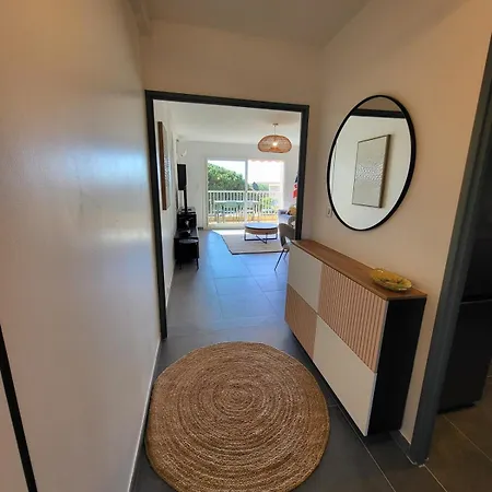 T3 Avec Balcon, Clim, Vue Et Port Apartamento Le Lavandou